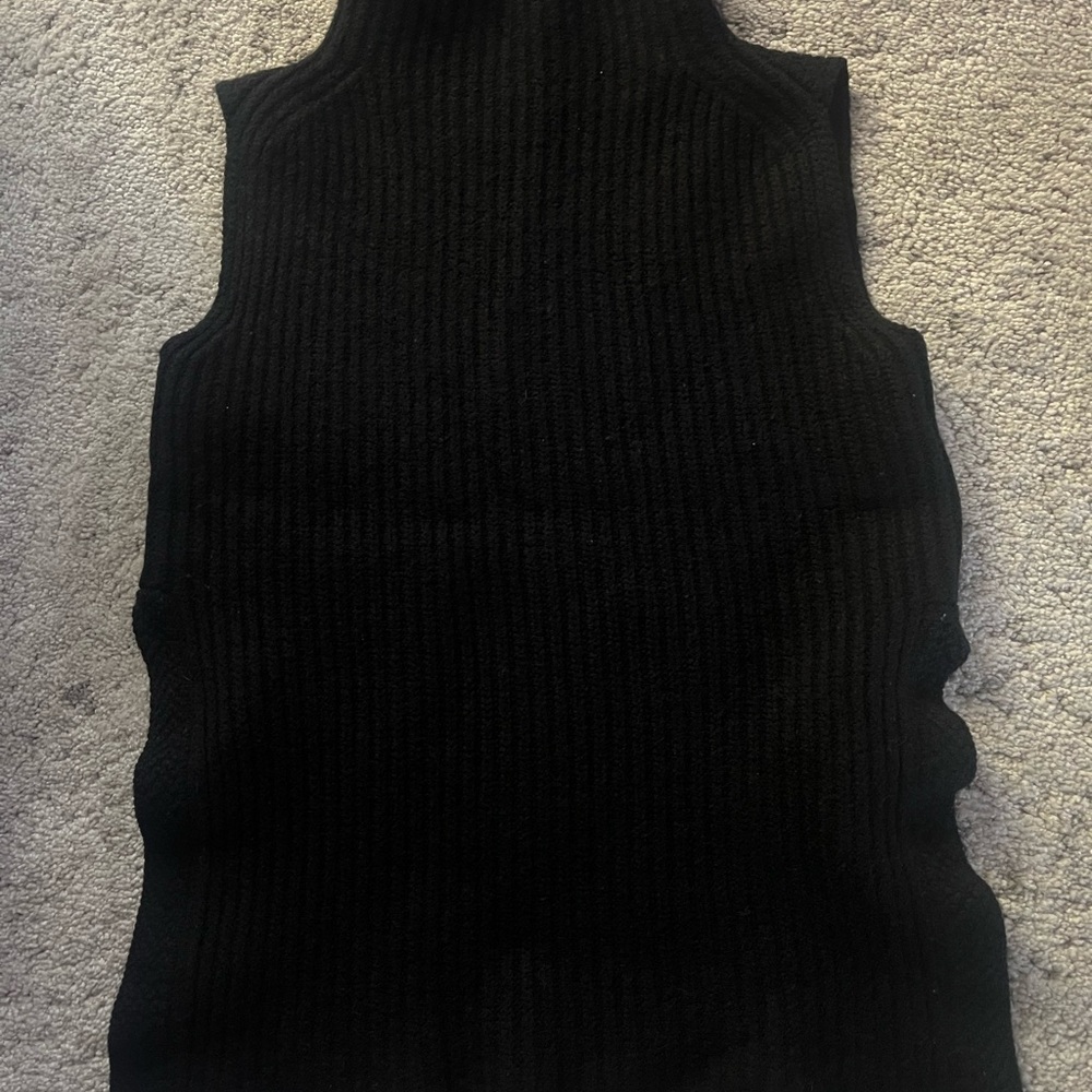 Wilfred Black Ribbed Turtleneck sleeveless sweater